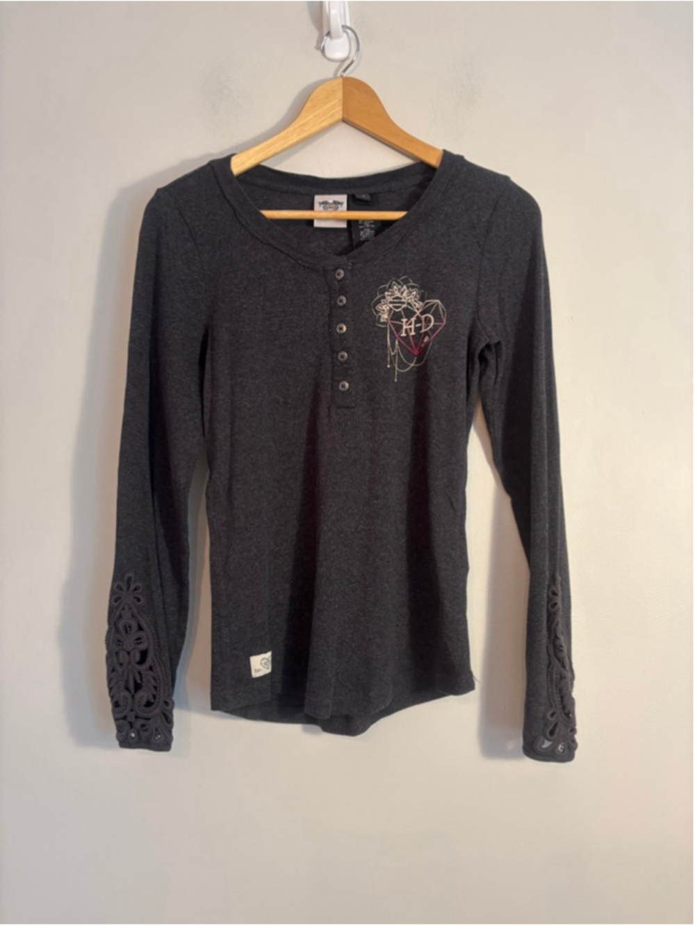Harley-Davidson Y2K Style Long Sleeve Henley Womens Size M Charcoal Pink Biker